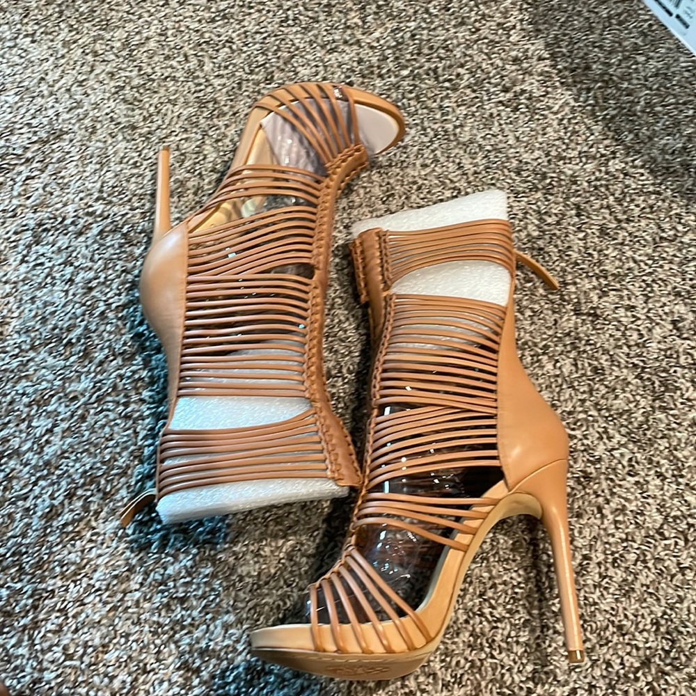 Vince Camuto Barbara